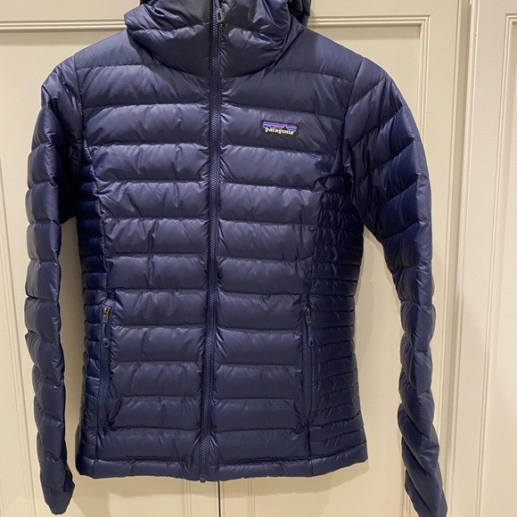 Womens Patagonia Hooded Down Sweater - Picture 5 of 11